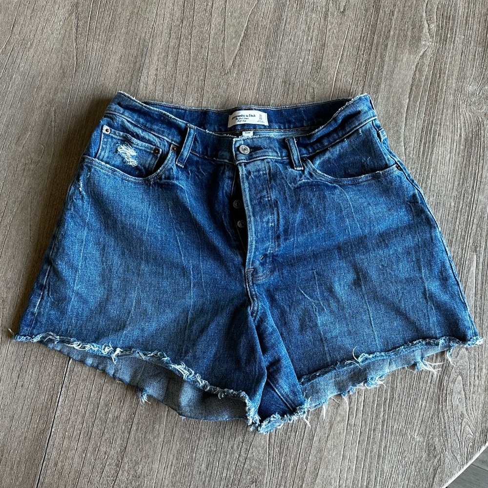 Abercrombie Curve Love High Rise Dad Short